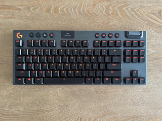 Teclado Logitech G915 Tkl