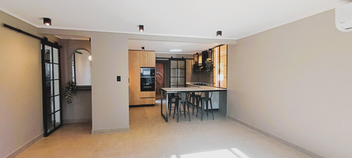 Moderna Casa Latadía. Remodelada 3 Dorm. + 2 Bañ. + 2 Estac.