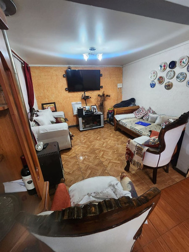 Casa En Venta De 2 Dorm. En Molina