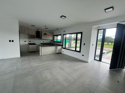 Rio Ceballos Bella Vista , Venta Casa Tres Dorm A Estrenar