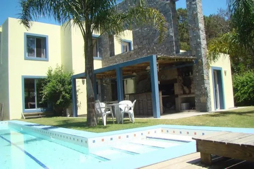 Alquiler Anual,casa En Montoya, 4 Dormitorios,piscina A Pasos Del Mar!