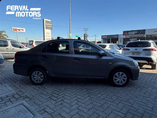 Toyota Etios X b sedan