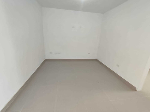 Imagen 6 de 15 de As En Venta Casa Casi Terminada En Solar De La Castellana As