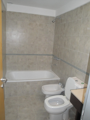 Imagen 11 de 12 de Alquiler Oficinas Y Consultorios Por Módulo / Hora, Morón Centro. Nuevo !!