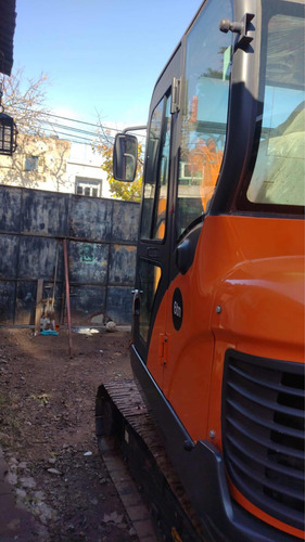 Doosan 60l. 216 Horas. 1er Dueño. Iva A Convenir