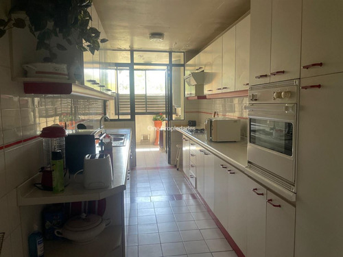 Departamento En Venta De 4 Dorm. En Las Condes