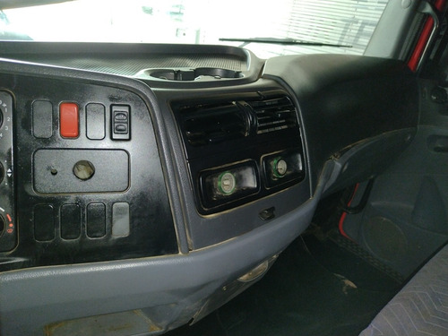 Imagem 11 de 11 de Mercedes Atego 2425
