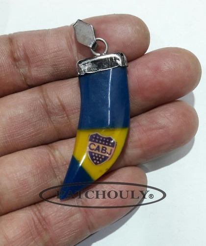 Imagen 6 de 6 de Dije Colgante Boca Juniors Colmillo Acrílico/metal 4x1.5cm.
