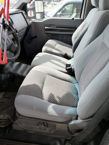 Ford F-550 6.8 Xl At