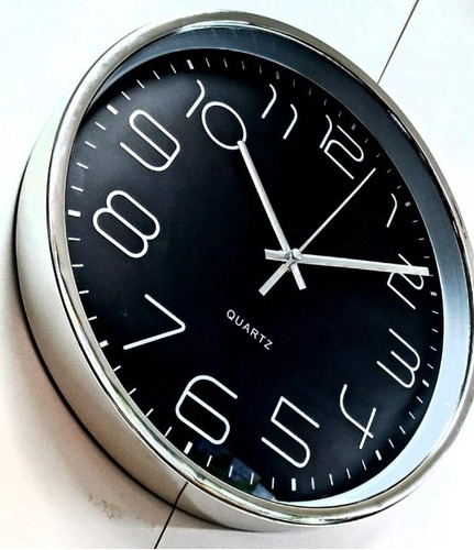 Relógio De Parede Analógico Preto E Prata 30 X 30 Cm