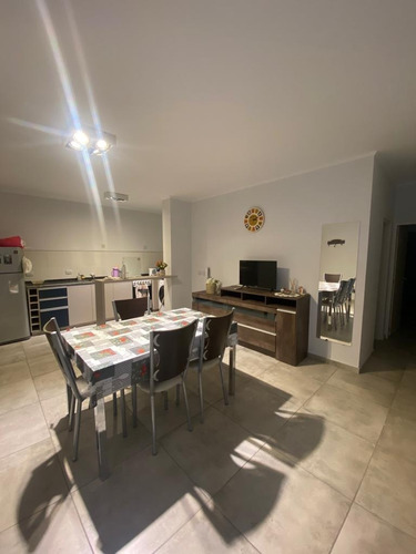 Imagen 5 de 24 de Departamento De Dos Dormitorios Centrico Con Cochera Y Pileta