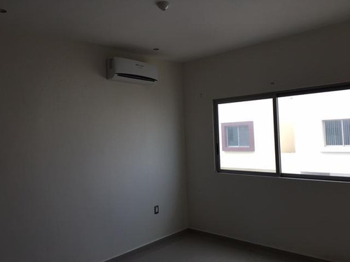 Imagen 13 de 17 de Lomas Del Mar, Casa En Renta Con Jardín, Terraza Y Cuarto De Servicio