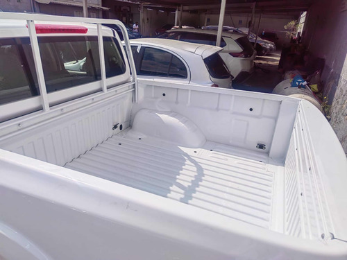 Nissan Frontier 2.5 Se Dc 4X2 Mt