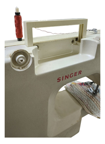 Singer Pret A Porter Con Garantía Recto Zig Zag Bordados Beige (Usado)