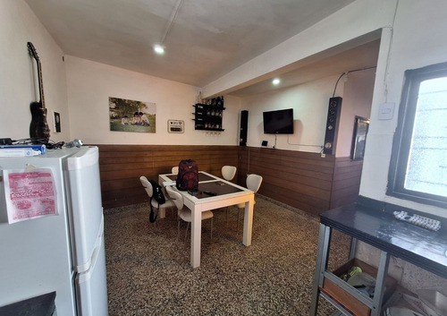 Venta Casa 3 Ambientes Con Local Morón