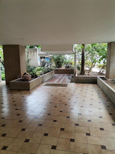 Imagen 2 de 24 de Ss: Vende Apartamento 22-21139 En Los Palos Grandes, Amoblado Y Con Pozo De Agua