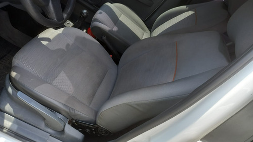 Volkswagen Fox 1.6 Plus Total Flex 5p
