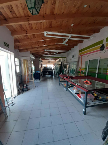 Venta-permuta Dos Locales Comerciales Sixto Laspiur 1170