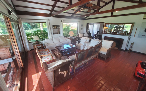 Imagen 10 de 15 de Gran Casa En Privilegiada Ubicacion, Laguna Diario, Playa Mansa