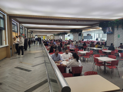Rento Local 47 M2 En Área De Comida Rápida C. Comercial