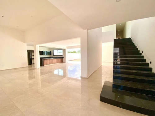Casa En Venta Merida, Cumbres Dzitya Iii, Mod. Taro 2 Plantas, Febrero 2025