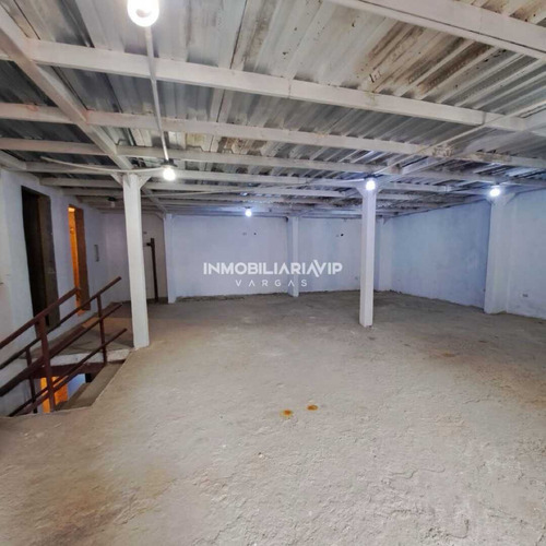 Te Ofrecemos En Venta Edificio De Tres Plantas En Obra Gris Ubicado En Maiquetía - Calle Los Baños - Estado La Guaira. Ref 005 - 600