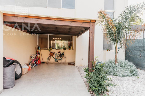 Venta Casa Fisherton - 3 Dormitorios Con Jardín Y Parrilla.