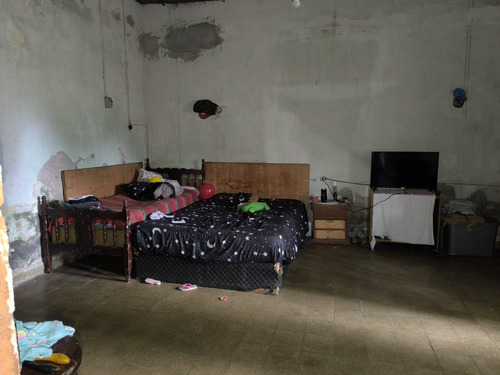 Inmobiliaria Rias Altas Vende Gran Casa A Reciclar Con Amplio Terreno