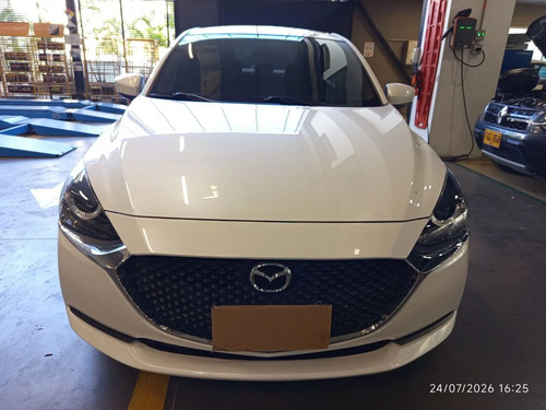 Mazda 2 TOURING SEDAN