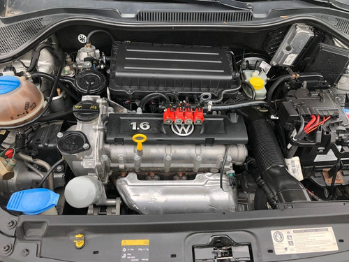 Imagen 19 de 25 de Volkswagen Polo 1.6 Comfortline 4p Gnc Año 2017 - Liv Motors
