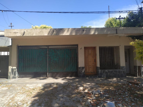 Imagen 1 de 7 de Casa En Venta En La Plata Calle 69 E/ 118 Y 119 - Dacal Bienes Raices