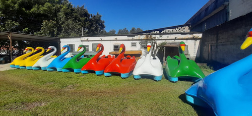 Pedalinhos Cisne De Fibra De Vidro