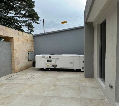 Hermosa Casa En Venta Totalmente Remodelada En Urbanizacion Trigal Norte Valencia. St