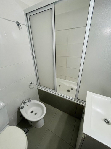 Venta Depto. 3 Amb. A La Calle .balcon Corrido.vista Panoramica .zona Plaza Mitre.consulte