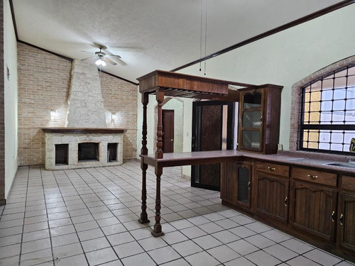 Bodega En Renta Con Oficinas/casa Incluida En Col. San Agustín Torreón Coah.