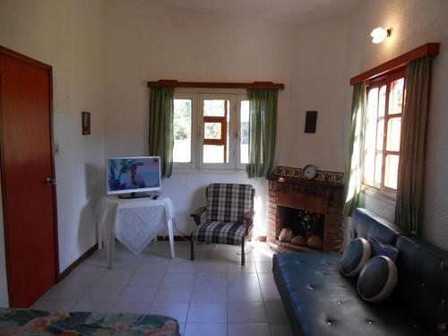 Imagen 9 de 24 de Casa En Playa Hermosa, En Muy Buen Entorno.