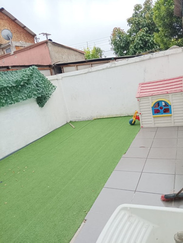 Arriendo Casa Remodelada 3 Dormitorios, 2 Baños, Patio