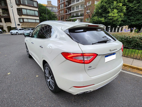 Imagen 4 de 10 de Maserati Levante 2017 29.000km