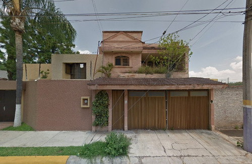 Casa En Venta En Zamora Michoacán. Los Laureles.
