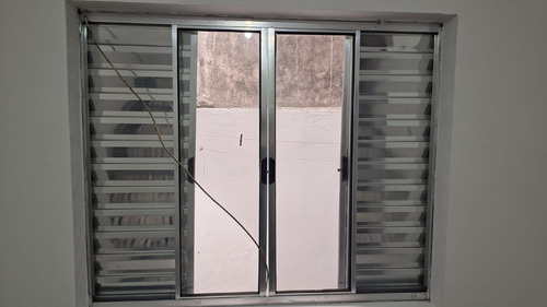 Imovel Com 4 Casas De 3 Cômodos Banheiro Quintal E Garagem