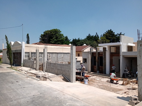 Imagen 16 de 25 de Espectacular Casa Para Estrenar De 4 Habitaciones, 7 Parqueos Y 510 Metros De Construcción