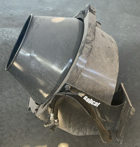 Implemento Betoneira Bobcat Semi Nova