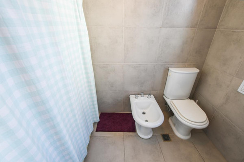 Imagen 22 de 30 de Casa De 4 Dormitorios En Venta Con Piscina En Barrio Cerrado Aldea Fisherton