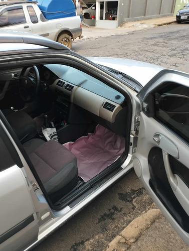 Volkswagen Parati 1.0 16v Turbo Crossover 5p