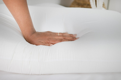 Travesseiro De Espuma Viscoelástico Hiper Soft Antialérgico Cor Branco