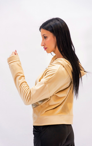 Campera Plush Con Capucha Bolsillos Liviana Invierno