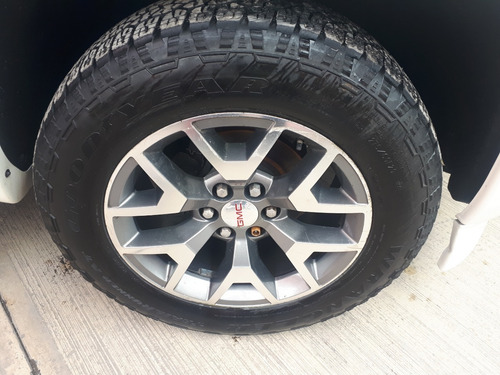 Imagen 15 de 15 de Impecable Gmc Sierra All Terrain 4x4 2015