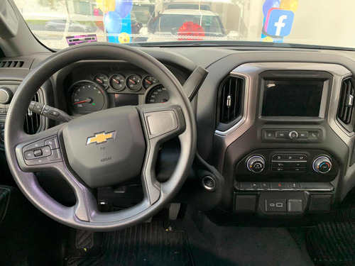 Chevrolet Silverado 5.3 V8 Custom Doble Cabina 4X4 At