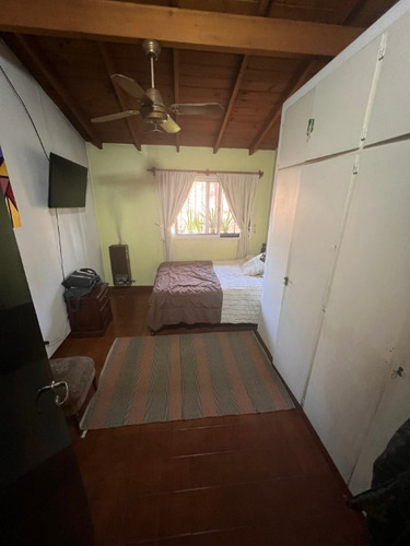 Chalet En Venta En Castelar Sur
