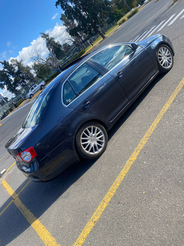 Volkswagen Vento 2.5 Luxury Tiptronic 170cv